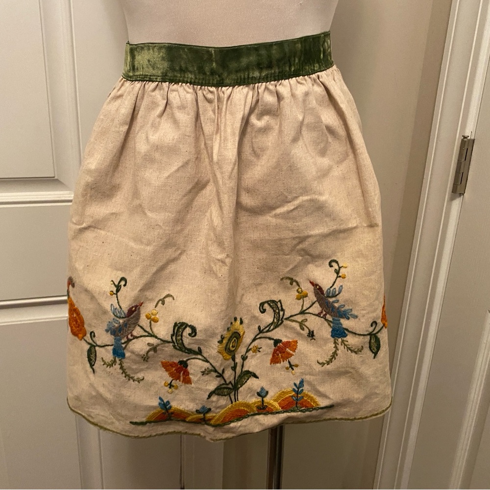 Embroidered Cream Apron with Green Waistband